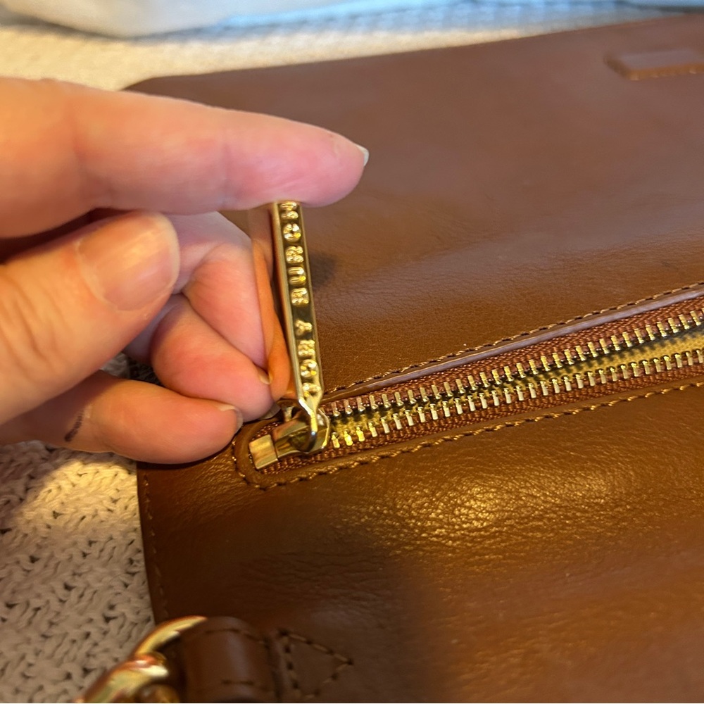 TORY BURCH Reva Brown Leather Shoulder/Hand/Clutch Bag with Gold Accents - Picture 13 of 14